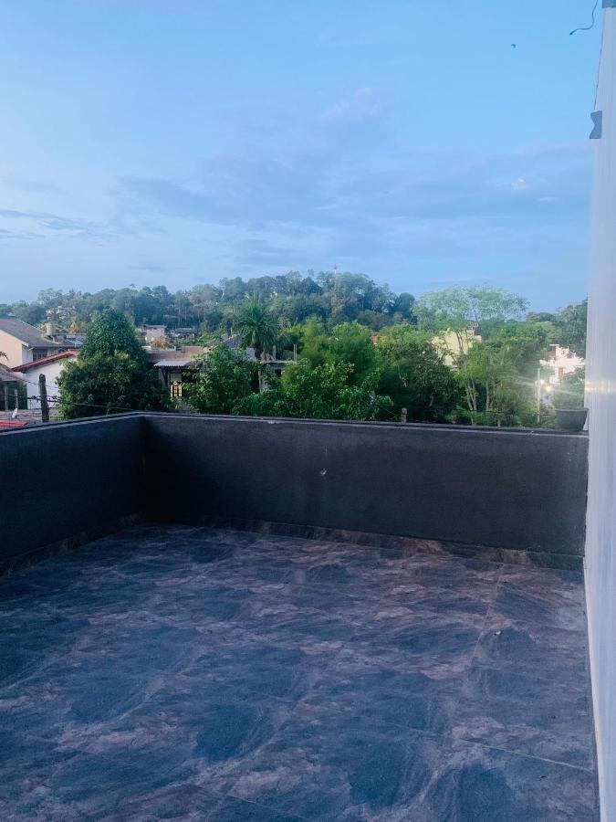 Jungle City Hostel Galle Esterno foto